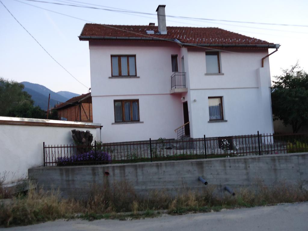 Guest House Ahp Mala Tsŭrkva Habitación foto