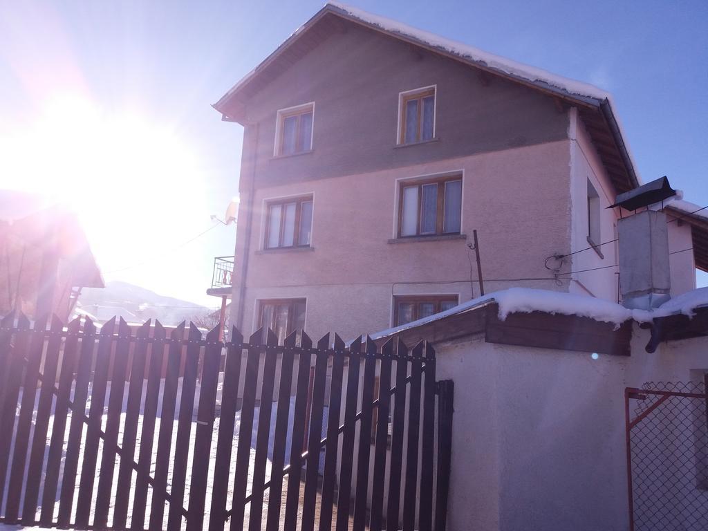 Guest House Ahp Mala Tsŭrkva Exterior foto